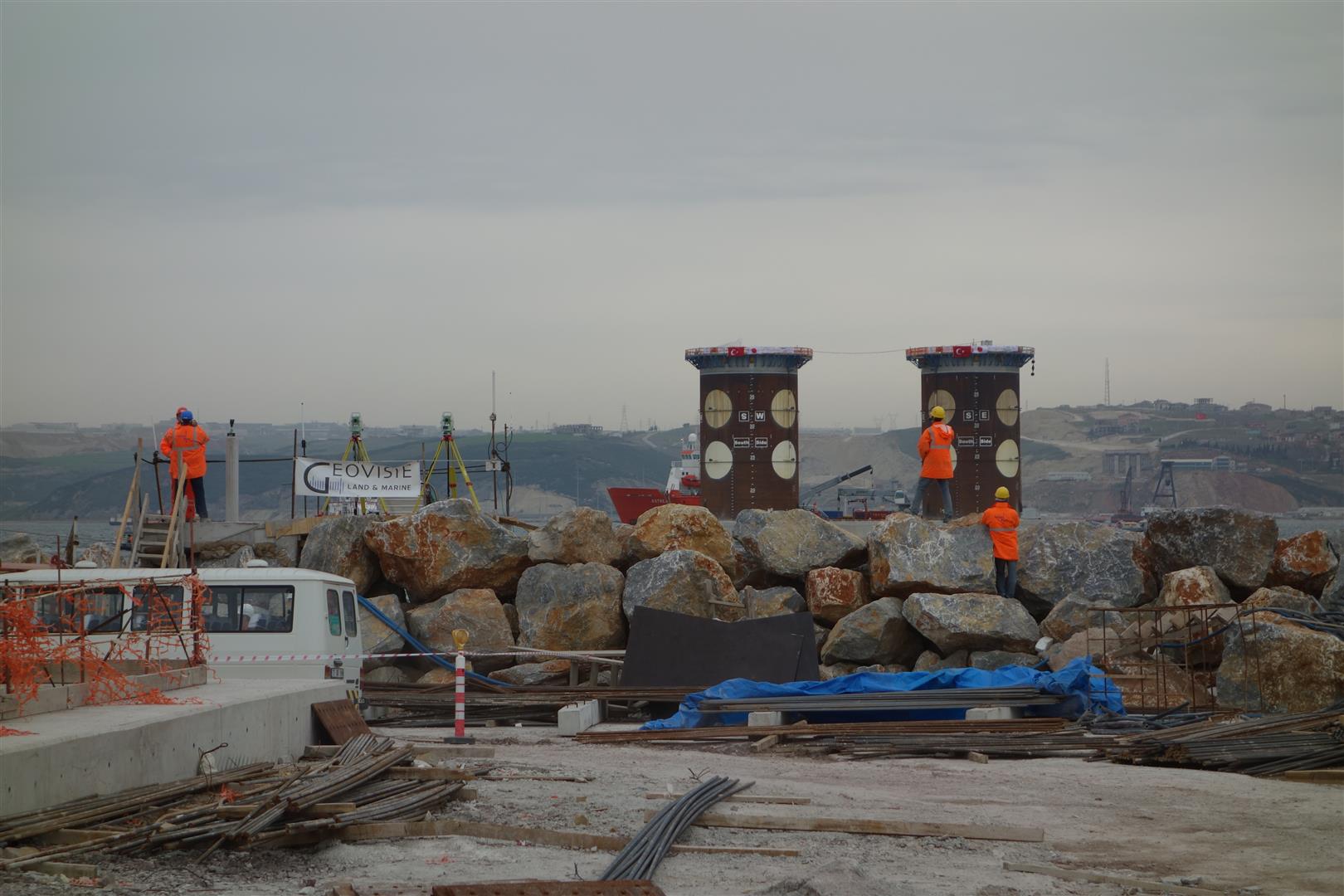 Mobile survey office